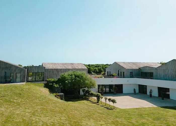 Appart'Hotel Piscine Montaigu